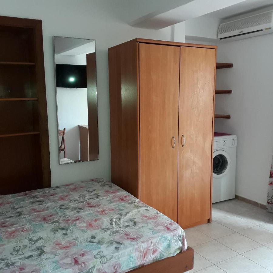 Nefeli β'οροφος Apartamento *